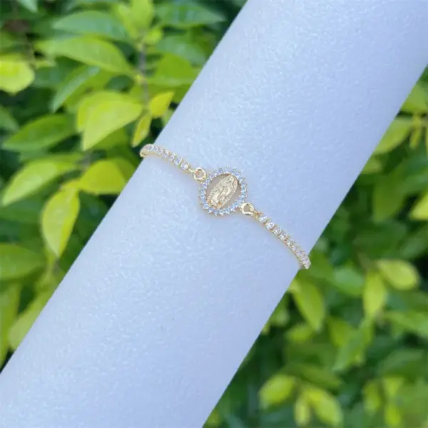 Wholesale Jewelry Elegant Luxurious Faith Virgin Mary Copper Bracelets