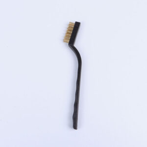 1 small steel brush