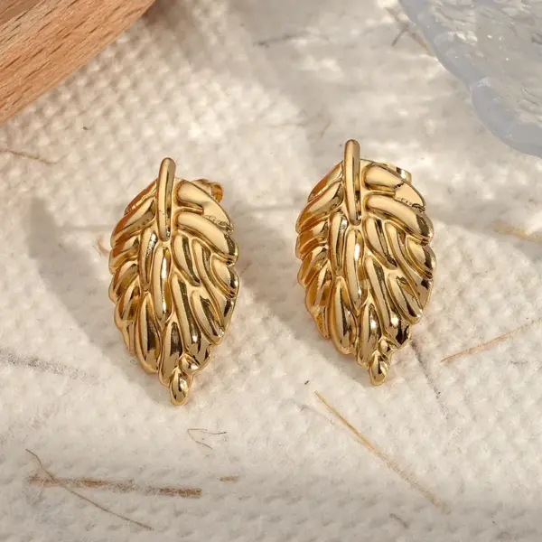 Wholesale Electroplating Golden Plated Sunflower Leaves Flower 304 Stainless Steel Casual Simple Style Polishing Plating Earrings