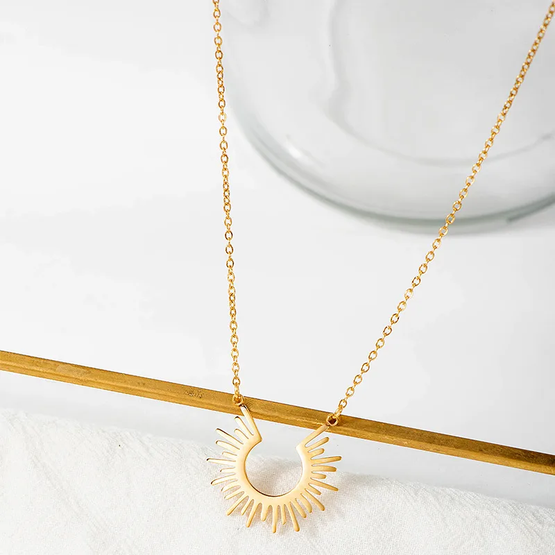 Wholesale PVD Coated 18K Gold Real Gold Plated Geometric 304 Stainless Steel Simple Style Waterproof Non Tarnish 304 Stainless Steel Necklace