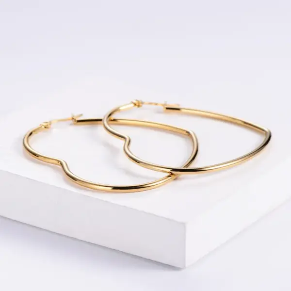 Wholesale PVD Coated Imitation Gold U Shape 304 Stainless Steel Simple Style Waterproof Non Tarnish Earrings