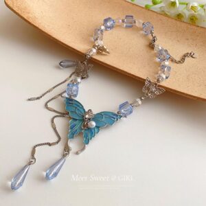 Butterfly drowning clavicle