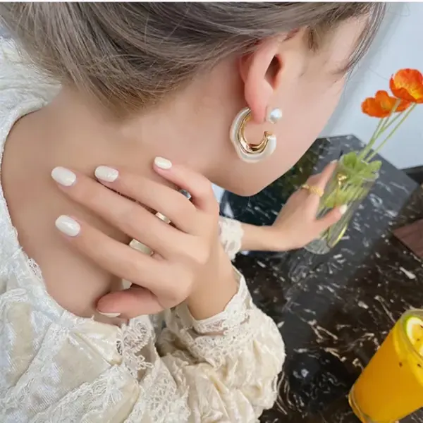 Copper C Shape Electroplated Pearl KC Golden Plated Casual Elegant Plating Inlay Apricot White Ear Studs