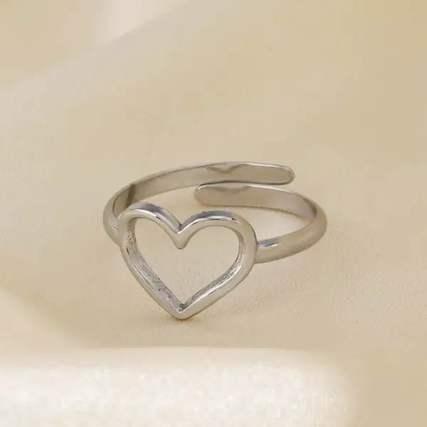 Wholesale PVD Coated 18K Gold Plated Heart Shape 304 Stainless Steel IG Style Waterproof Non Tarnish Rings