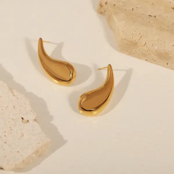 Wholesale 304 Stainless Steel Water Droplets PVD Coated 18K Gold Plated Real Gold Plated 18K Gold Elegant Simple Style Waterproof Non Tarnish Polishing Plating Gold Silver Ear Studs