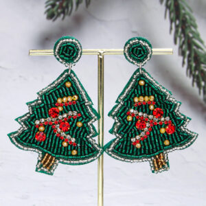 A pair of new Christmas tree rice bead earrings