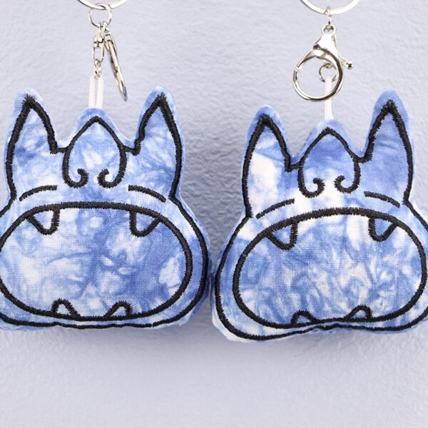 Wholesale ethnic style pendant tie-dyed Dali Lijiang key chain pendant gift blue dyed tile cat handmade crafts