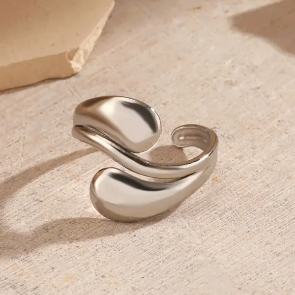 Wholesale Ion Plating (IP) 18K Gold Plated Solid Color 304 Stainless Steel Casual Hip-Hop Simple Style Waterproof Non Tarnish Rings