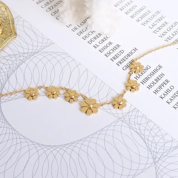 Fashion Flower Titanium Steel Waterproof Non Tarnish No Inlaid PVD Coated Real Gold Plated Women'S Anklet
