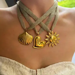 Main Picture Shell Glossy Love Sun Three-Piece Set / Average Size