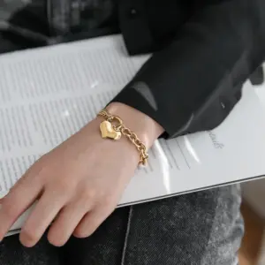 【XKB0031】Heart-shaped Bracelet / Gold