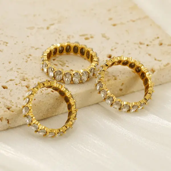 Wholesale Ion Plating (IP) 18K Gold Plated Round 304 Stainless Steel Shiny Waterproof Non Tarnish Rings