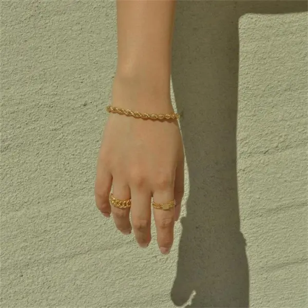 Wholesale PVD Coated Geometric 304 Stainless Steel Simple Style Waterproof Non Tarnish 304 Stainless Steel Bracelets