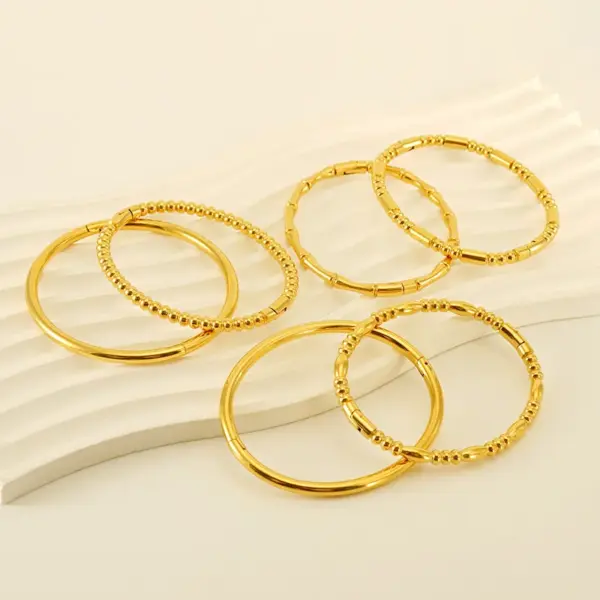 Wholesale PVD Coated 18K Gold Plated Solid Color Stainless Steel Simple Style Waterproof Non Tarnish 304 Stainless Steel Bangle