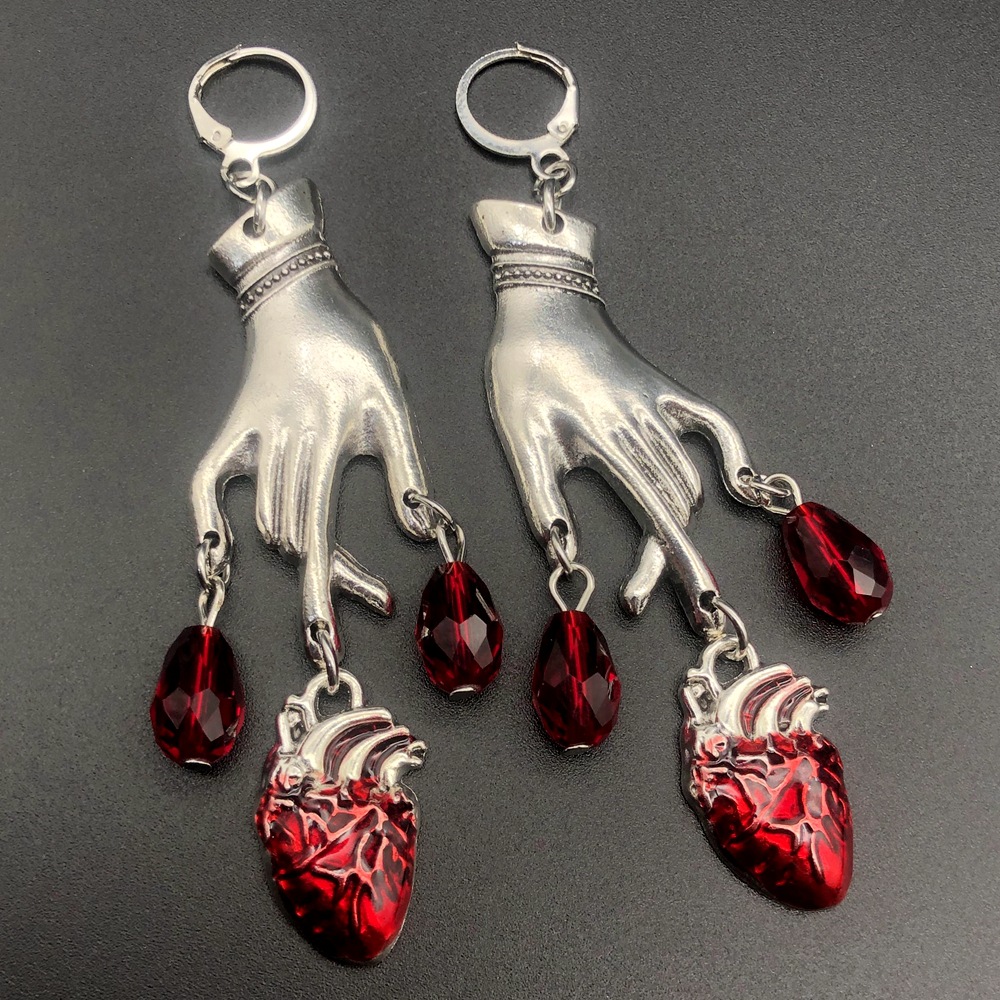 Wholesale Cross-border foreign trade Amazon Gothic Vampire Ghost Bding Heart Earrings Factory Outlet