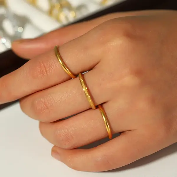 Wholesale PVD Coated Real Gold Plated 18K Gold Circle 304 Stainless Steel Basic Simple Style Waterproof Non Tarnish Rings