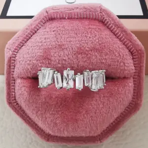 R5097-White / Adjustable Opening