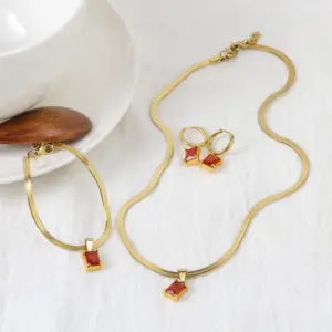 22C07138-Red Diamond Suit (Necklace Bracelet Earrings)