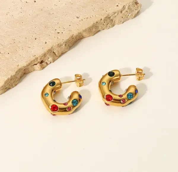 Wholesale 304 Stainless Steel C Shape PVD Coated Artificial Crystal Artificial Rhinestones 18K Real Gold Plated 18K Gold Retro Waterproof Non Tarnish Plating Inlay Ear Studs