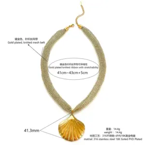 Gold Oval Buckle Scallop Necklace