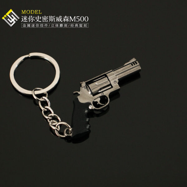 Wholesale Monkey chicken pendant peripheral mini Smith Swift left wheel M500 alloy toy model keychain 5cm