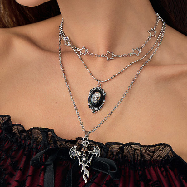 Wholesale Vintage Tassel Heart-Shaped Dagger Halloween Bat Necklace