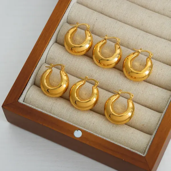 Wholesale 304 Stainless Steel Solid Color PVD Coated 18K Gold Plated Real Gold Plated Punk Simple Style Waterproof Non Tarnish Plating Gold Silver Earrings