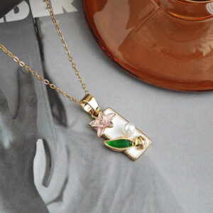 Square lily pendant necklace-white