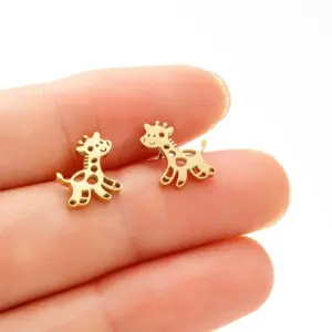 Wholesale PVD Coated 18K Gold Real Gold Plated Giraffe 304 Stainless Steel Cute Waterproof Non Tarnish Ear Studs
