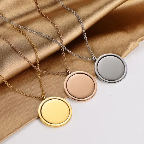 Ion Plating (IP) 18K Gold Plated Round 304 Stainless Steel Casual Simple Style Waterproof Non Tarnish 304 Stainless Steel Lobster Trigger Clasp Closure Pendant Necklace
