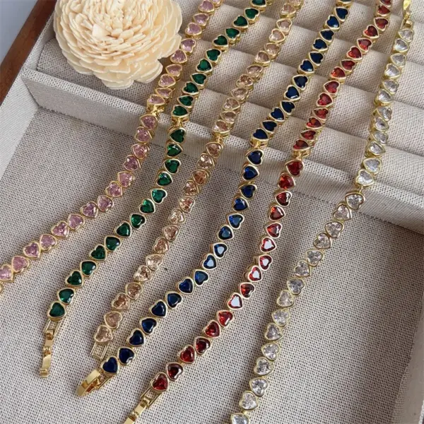 Wholesale Jewelry Classic Style Heart Shape Copper Zircon 18K Gold Plated Inlay Bracelets Chain-free
