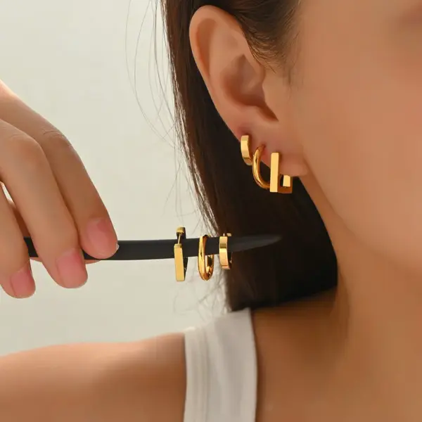 Wholesale 304 Stainless Steel Pentagram Red Heart PVD Coated Real Gold Plated Casual Vacation Simple Style Waterproof Non Tarnish Earrings