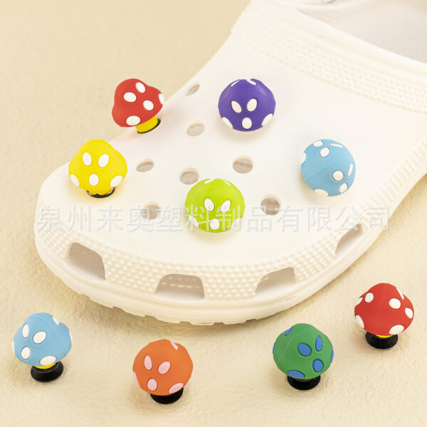 Wholesale Cross-Border Hot Selling Garden Shoes Cartoon Mushroom 3D Shoe Buckle Decorative Accessories Clogs Flower Shoes Accessories in Stock