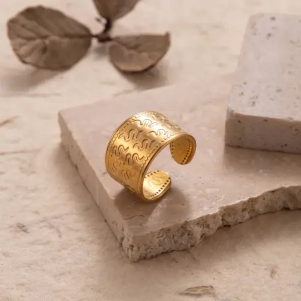 Wholesale PVD Coated Solid Color 304 Stainless Steel Retro Waterproof Non Tarnish Wide Band Ring Open Ring