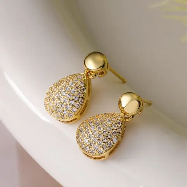 Wholesale 1 Pair Retro Simple Style Commute Round Water Droplets Inlay Copper Zircon 18K Gold Plated Drop Earrings