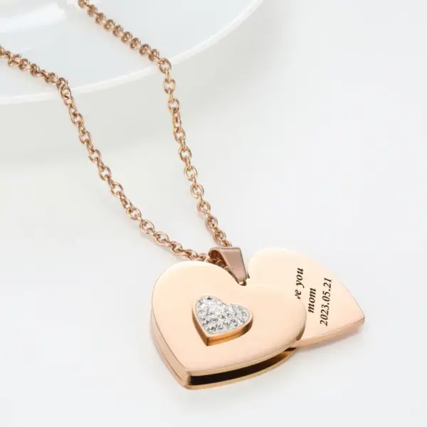 Wholesale Jewelry IG Style Retro Heart Shape Titanium Steel Carving Cable Chain Pendant Necklace
