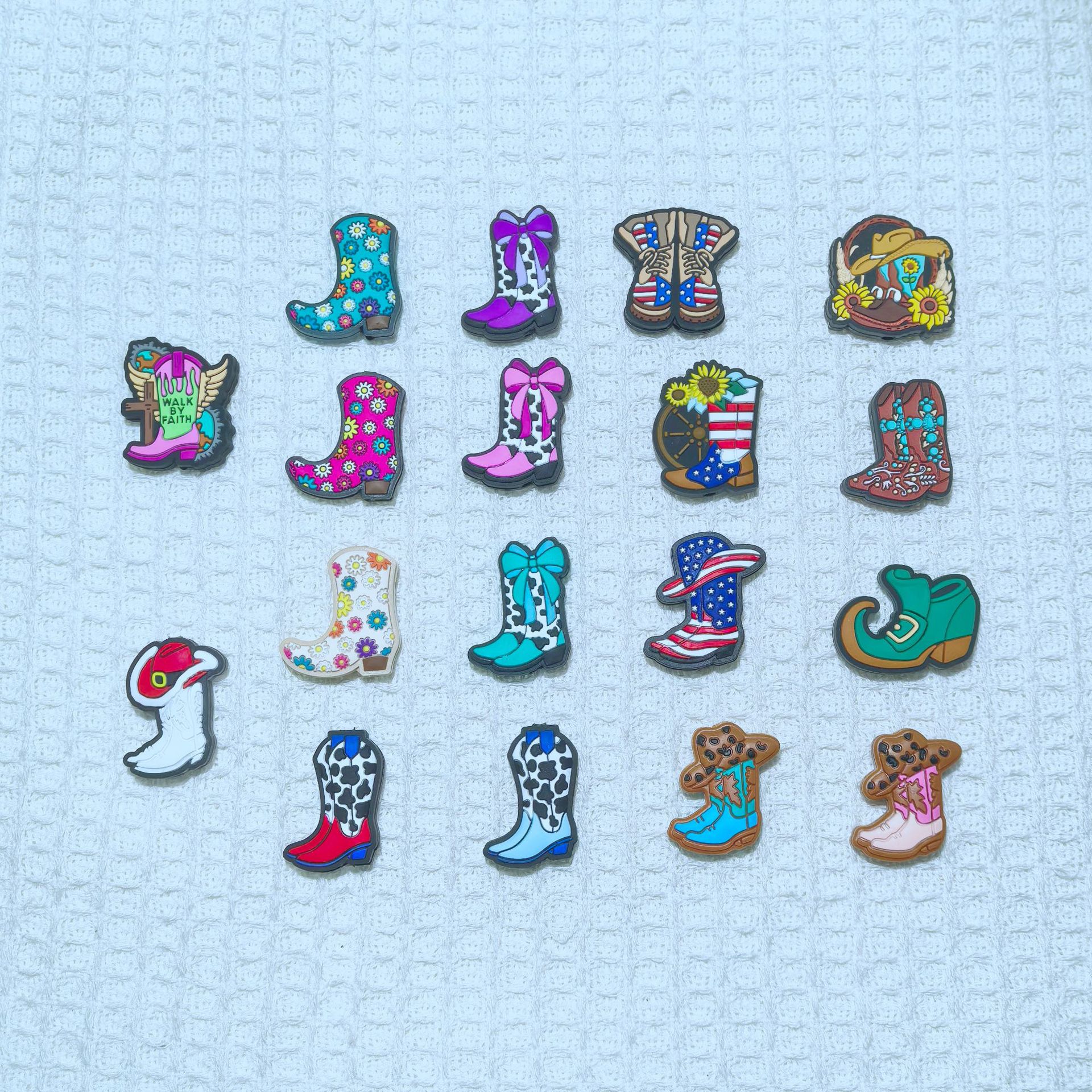 Wholesale boots a variety of series silicone cartoon beads