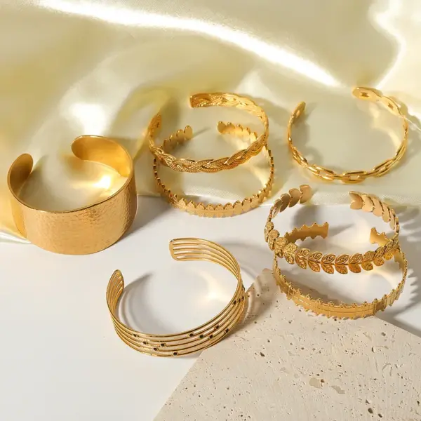 Wholesale PVD Coated 18K Gold Real Gold Plated Leaf Solid Color Knot Stainless Steel Basic Retro Waterproof Non Tarnish 304 Stainless Steel Bangle