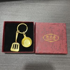 Golden pot + golden shovel + ring + gift box
