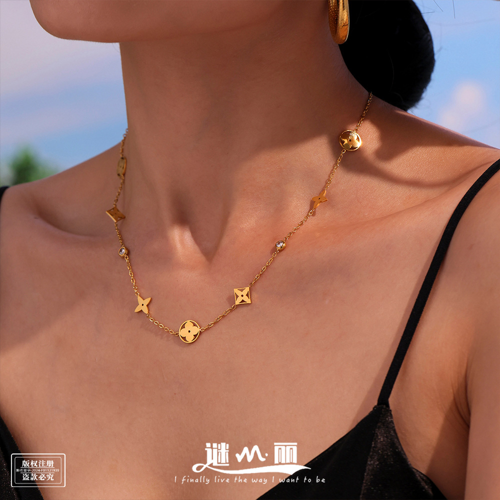 Wholesale Enigma 5A Round Bead Zircon Hollow Lucky Four-leaf Flower Overlapped Necklace Women's 18K Gold Plating Aessories Necklace Chain