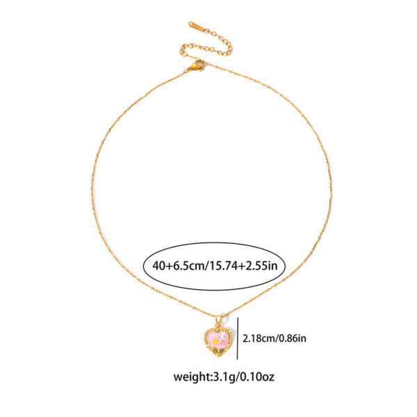 Wholesale Hot-Selling Heart Flower Necklace for Women, Niche Retro Light Luxury Pearl Clavicle Chain, Fashionable and Versatile Accessory