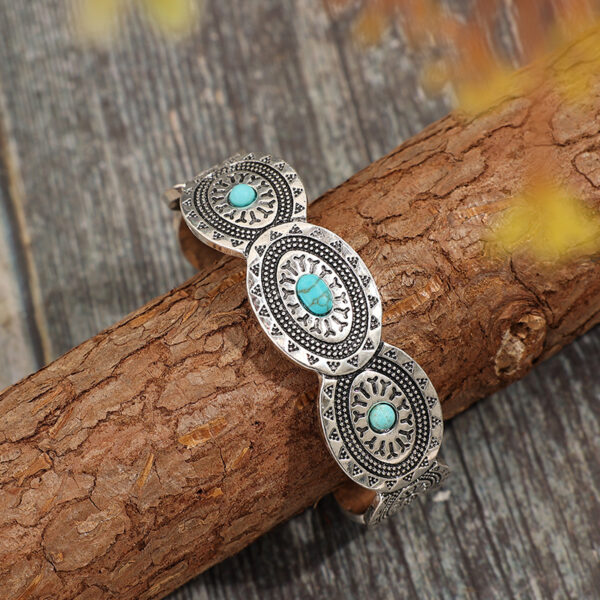 oly-91bf168910959096cc787d9b4377766b Wholesale Amazon's New Bohemian Retro Style Oval Inlaid Synthetic Turquoise Opening Adjustable Alloy Hand