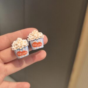 Ear clip style without pierced ears