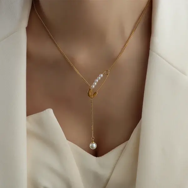 Wholesale PVD Coated Real Gold Plated 18K Gold Geometric 304 Stainless Steel Fashion Waterproof Non Tarnish 304 Stainless Steel Necklace