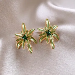 43# Silver Needle-Green-Flower