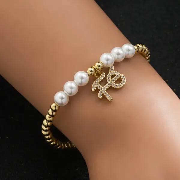 Wholesale Simple Mama Pearl Virgin Mary Copper Zircon Gold-plated Bracelet