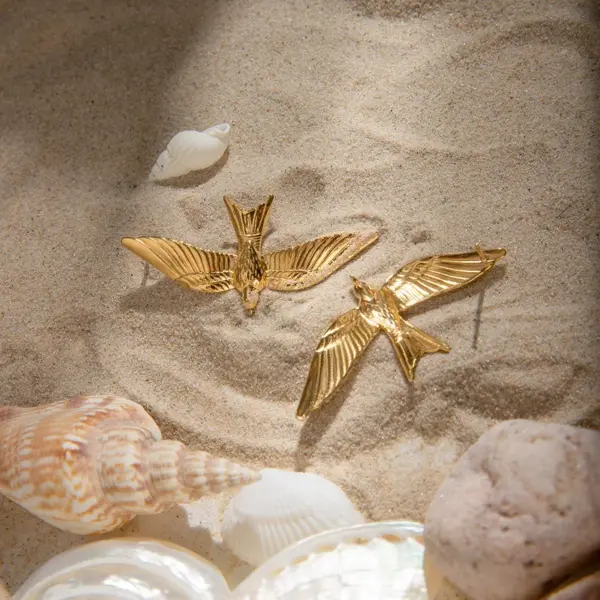 Wholesale PVD Coated Real Gold Plated 18K Gold Flying Bird 304 Stainless Steel Simple Style Classic Style Waterproof Non Tarnish Ear Studs