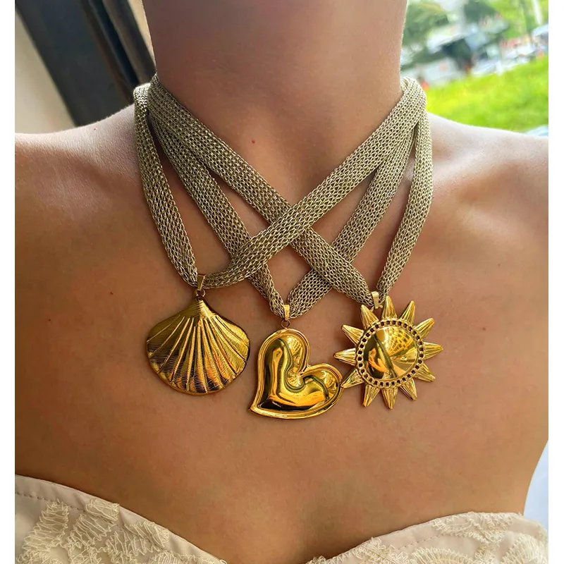Wholesale 304 Stainless Steel Red Heart Shell PVD Coated Real Gold Plated Nordic Style Retro Lady Waterproof Non Tarnish Irregular Surgical Steel Knitted Silk Mesh Belt Lobster Trigger Clasp Closure Gold Pendant Necklace