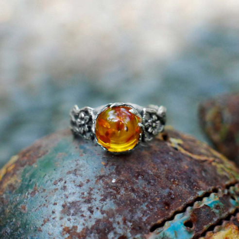 Wholesale temu best selling cross-border new Thai silver water drop amber wax jewelry inlaid with flowers simple temperament ring manufacturers