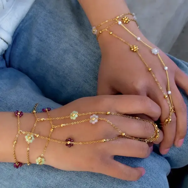 Wholesale Handmade Crystal Beads Natural Crystal Flower Vacuum Plating (In Furnace) 18K Real Gold Plated 304 Stainless Steel Material Interlocking Bracelet Women's Bracelet Trending Now